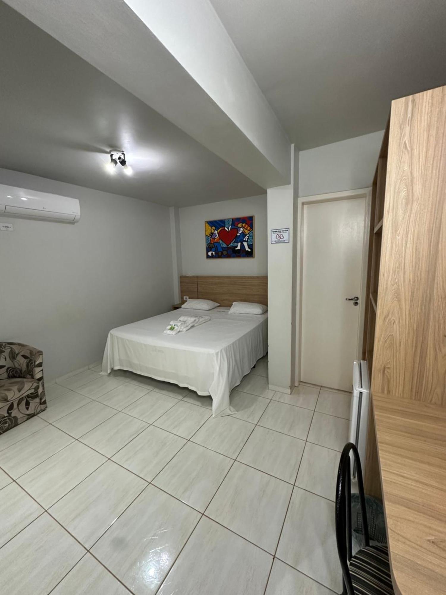 Rai Hotel - Proximo A Prefeitura Каскавел Экстерьер фото